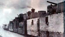 Особый бронепоезд №2 За Родину, принимавший участие в обороне Ростова в 1941 году, на боевой позиции.  Южный фронт, октябрь 1941 года.