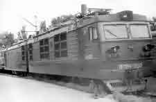 Опытный электровоз ВЛ84-002, находившийся в опытной эксплуатации в депо Батайск. Фото из журнала Локотранс №4/2001 г.